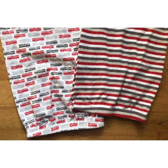 NWOT 🔥Quiltex 2 Fire Trucks Sleep Gowns 3-6 M - Picture 5 of 5